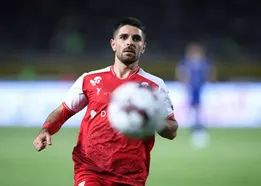 محمد عمری در تیررس لیگ ستارگان قطر؛ تصمیم پرسپولیس در نیم‌فصل