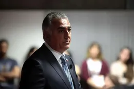 سلطنت‌طلبان به جان هم افتادند/ هدف آنها ترور پیر کودک پهلوی است!
