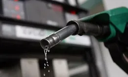 بنزین سوپر وارداتی یک قدم تا پمپ‌بنزین‌ها/ نخستین محموله وارد بورس شد