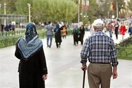 بازنشستگی در ۴۰ سالگی رسماً روی میز؛ خبر مهم برای زنان شاغل
