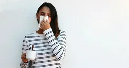 قورت دادن مخاط بینی به جای فین کردن، ضرر دارد؟