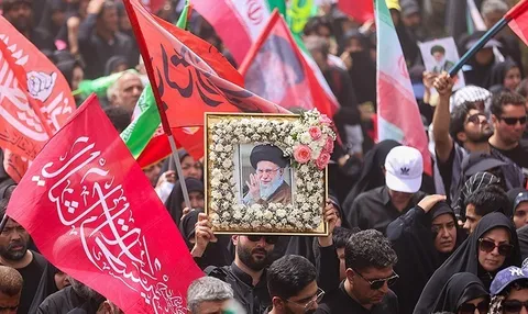 سنگ تمام مردم در عزای ایرانی‌ترین رهبر