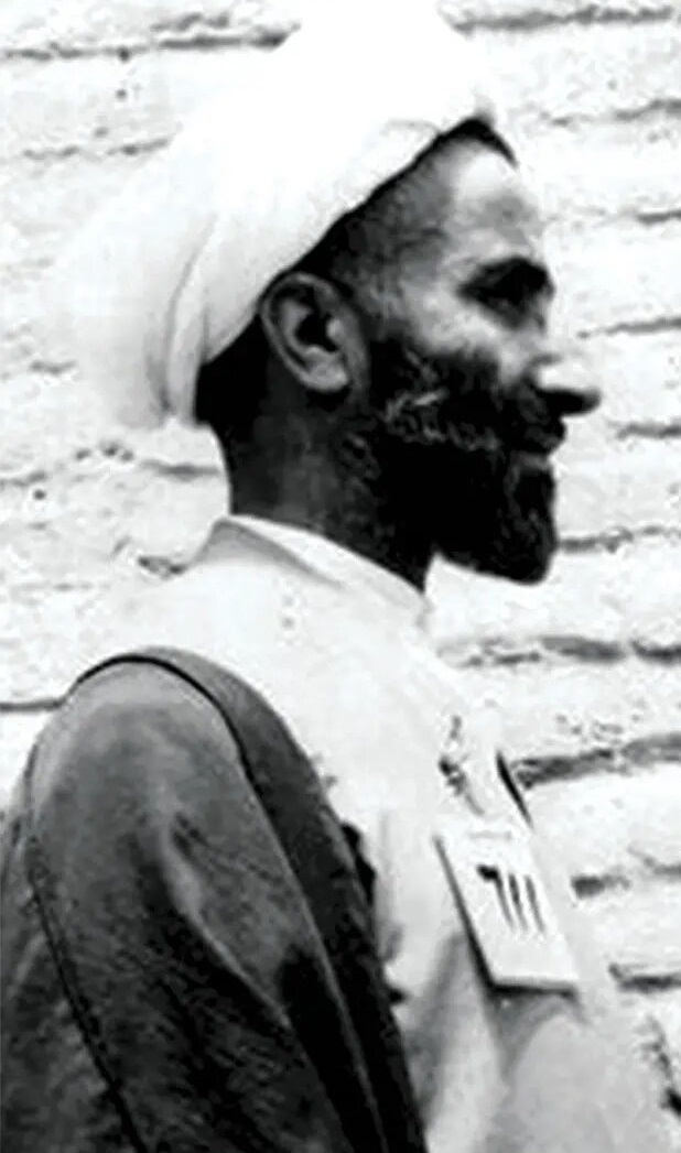عکس/ احمد جنتی بعد از بازداشت، در ۴۶ سالگی؛ سال ۱۳۵۱ عکس/ احمد جنتی بعد از بازداشت، در ۴۶ سالگی؛ سال ۱۳۵۱