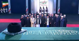 ایستاده به احترام یک عمر مجاهدت قائد شهید