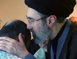 تصاویر | عیادت فرزندان رهبر انقلاب از مجروحان لبنانی