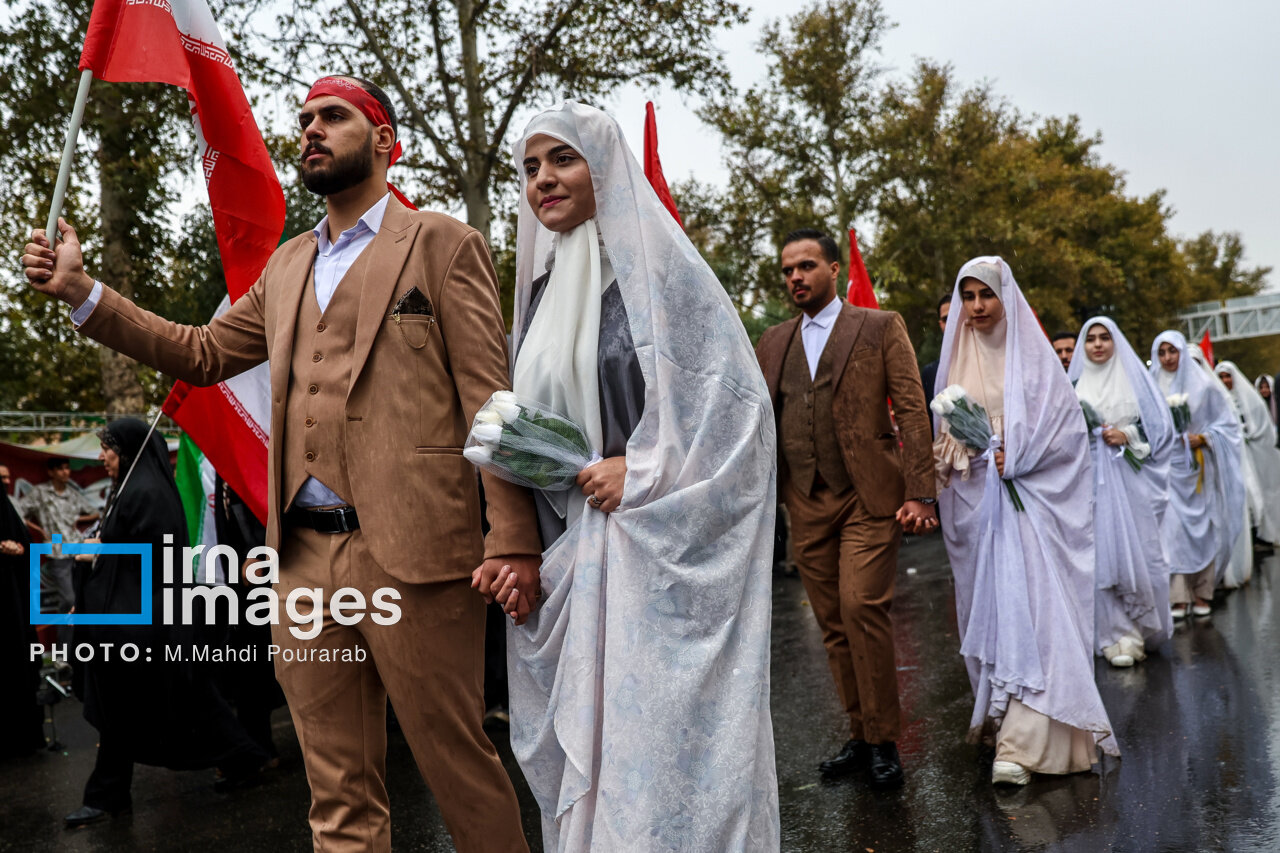 تصویری از عروس و داماد‌ها در رزمایش جان فدایان کرج