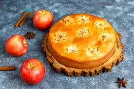 طرز تهیه مرحله به مرحله کیک سیب و دارچین خوش طعم