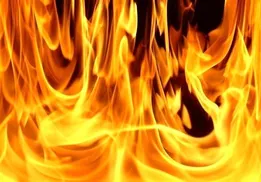 آتش‌سوزی گسترده در خیابان دولت تهران؛ انبار ۴۰۰ متری طعمه حریق شد