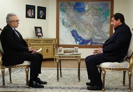 مخبر: تنگه هرمز جزو سرزمین ماست و آمریکا از جای دیگری آمده است