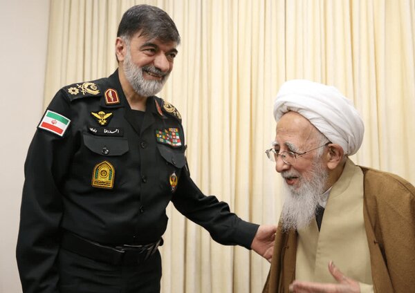 عکس/ دیدار آیت الله جوادی آملی مرجع تقلید شیعیان و رادان عکس/ دیدار آیت الله جوادی آملی مرجع تقلید شیعیان و رادان