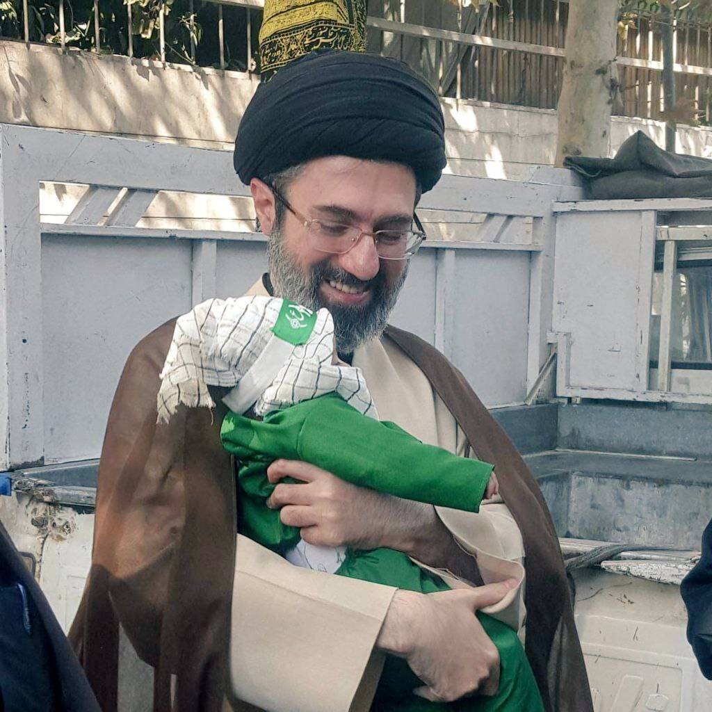 تصویری دیده نشده از رهبر انقلاب تصویری دیده نشده از رهبر انقلاب
