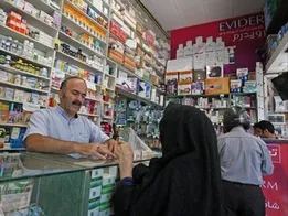 نامه تند رئیس انجمن داروسازان به سازمان غذا و دارو؛ داروخانه‌ها در آستانه ورشکستگی
