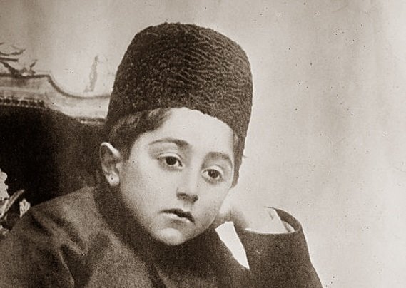 عکس | تصویری از استقبال پادشاه اسپانیا از احمدشاه قاجار