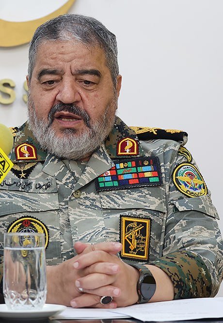 جنجال ساعت هوشمند سردار غلامرضا جلالی؛ واکنشها و توضیحات رسمی + عکس جنجال ساعت هوشمند سردار غلامرضا جلالی؛ واکنشها و توضیحات رسمی + عکس