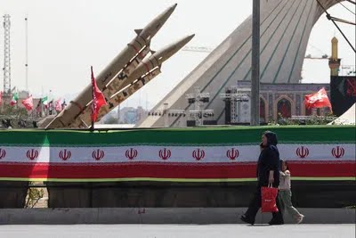 تصویری خاص از میدان آزادی تهران
