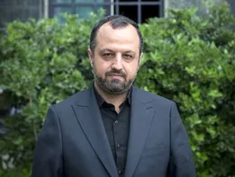 کارنامه احسان خاندوزی؛ از دانشگاه امام صادق تا وزارت اقتصاد و دفتر رهبری