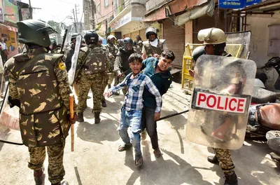 درگیری پلیس هند با معترضان تخریب بخشی از مسجد تاریخی