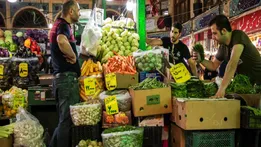 قیمت‌های عجیب از میوه‌های نوبرانه؛ گوجه‌سبز ۸۰۰ هزار و چغاله ۵۰۰ هزار تومان