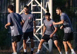 تارتار مربی یونانی‌اش را به پرسپولیس آورد