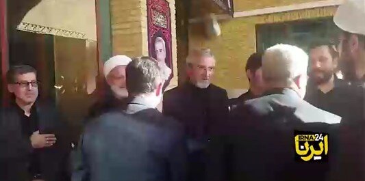 عکس/ میثم و مسعود خامنهای در مراسم ختم داماد شهید رهبر شهید عکس/ میثم و مسعود خامنهای در مراسم ختم داماد شهید رهبر شهید