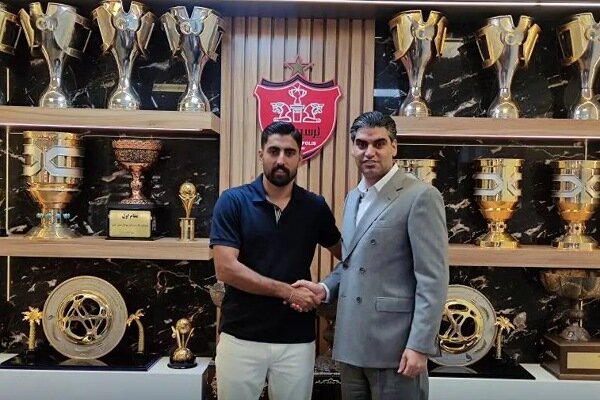 نقل و انتقالات استقلال و پرسپولیس؛ آخرین اخبار خریدهای جدید، لیست خروج و تغییرات بزرگ سرخابیها نقل و انتقالات استقلال و پرسپولیس؛ آخرین اخبار خریدهای جدید، لیست خروج و تغییرات بزرگ سرخابیها