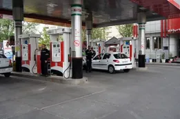 خبر فوری درباره افزایش قیمت بنزین/ تصمیم دولت درباره بنزین