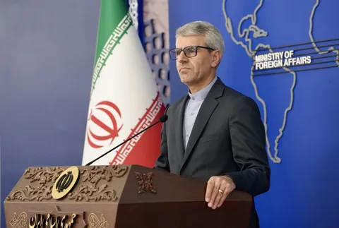 خبر مهم درباره تنگه هرمز؛ بقائی از تفاهم ایران و عمان برای مسیر امن کشتیرانی گفت