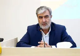 عزیزی: رئیس جمهور آمریکا راهی جز لفاظی ندارد