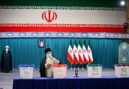 چه کسانی آراء خود را پس از رهبر انقلاب به صندوق سیار ۱۱۰ انداختند؟