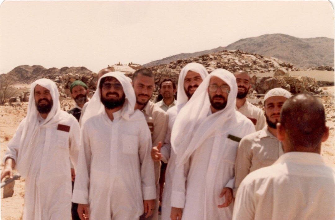 عکس | تصویری زیرخاکی و قدیمی از آیت الله جمارانی، سید محمد خاتمی و حسن روحانی در سفر حج